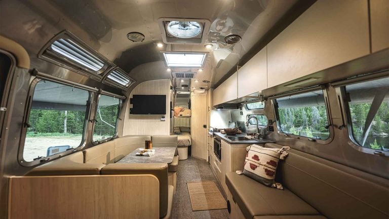 Flying Cloud Interior Dinette 768x432